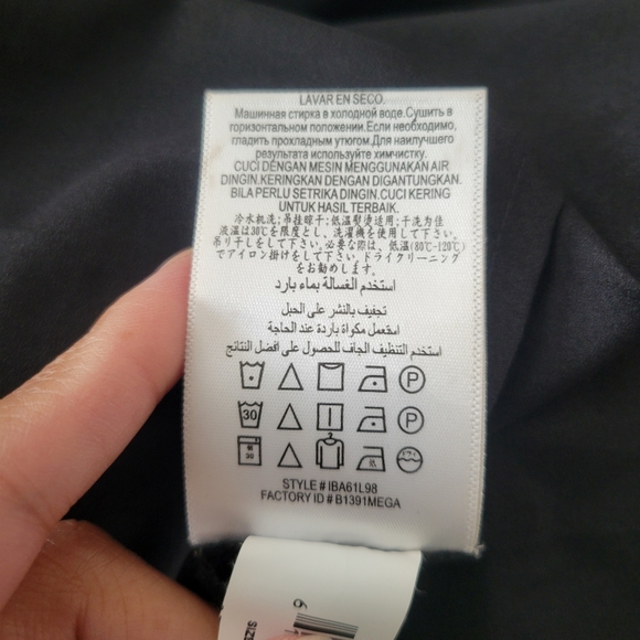 BCBGMAXAZRIA gown with a mini slip Underneath Tiered Ruffle. - Picture 12 of 12